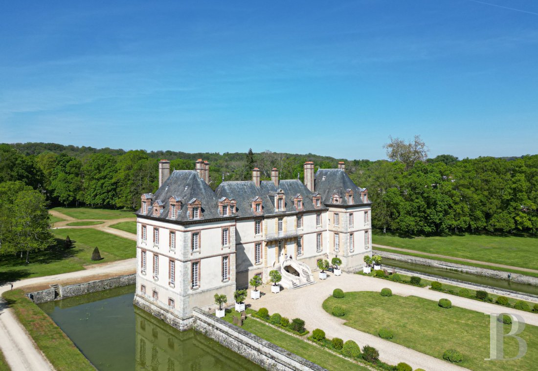 En Seine-et-Marne, entre Fontainebleau et Nemours, un château de famille du 17e siècle - photo  n°37